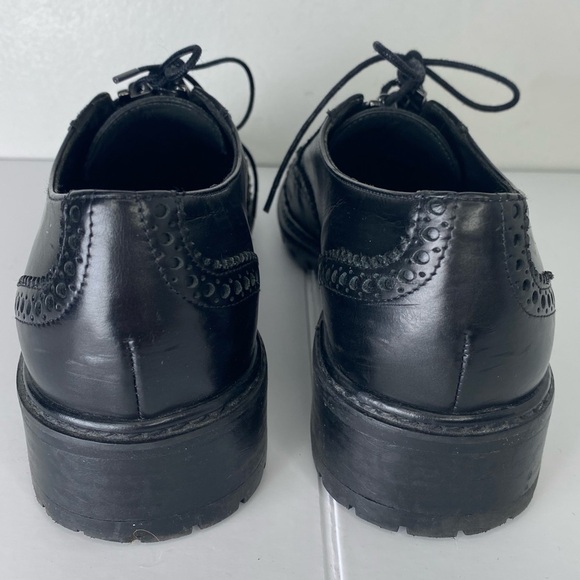 Stuart Weitzman Brogue Black Designer Leather Oxfords w Silver Hardware - Picture 13 of 14